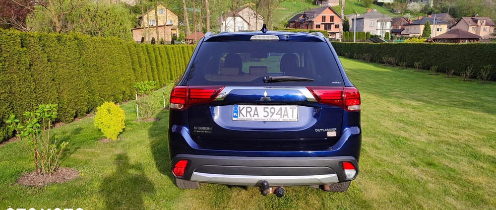 Mitsubishi Outlander cena 89000 przebieg: 116000, rok produkcji 2018 z Prószków małe 172